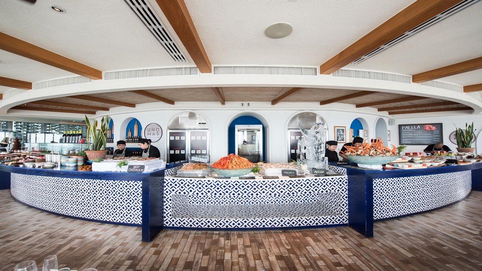 レストラン「UNO MAS」54階