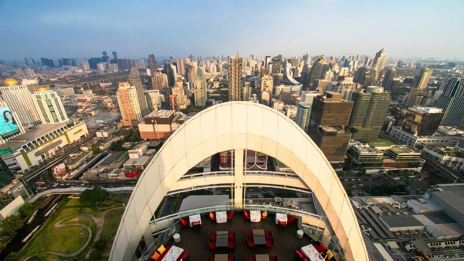 レストラン「Red Sky」55－56階