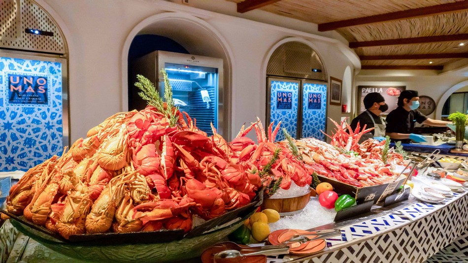 レストラン「UNO MAS」54階