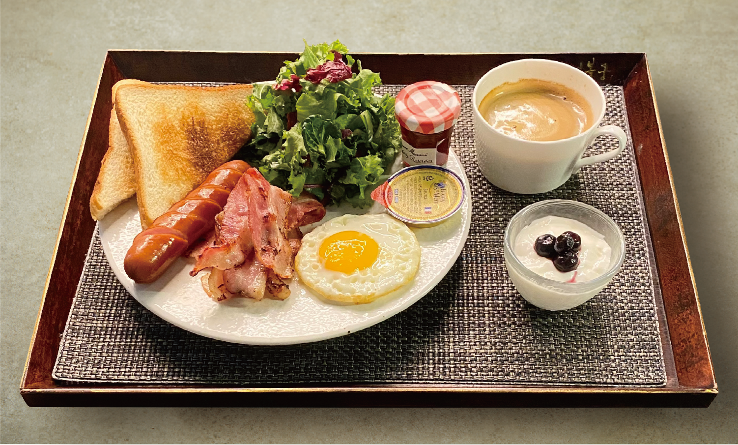 朝から楽しむ韓国定食メニューその 6　「ブランチ·プレート（brunch plate）」