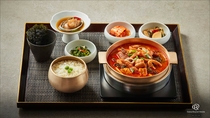 朝から楽しむ韓国定食メニューその２　「ヤンゴンタン(牛肉と牛ホルモンの辛いスープ）」