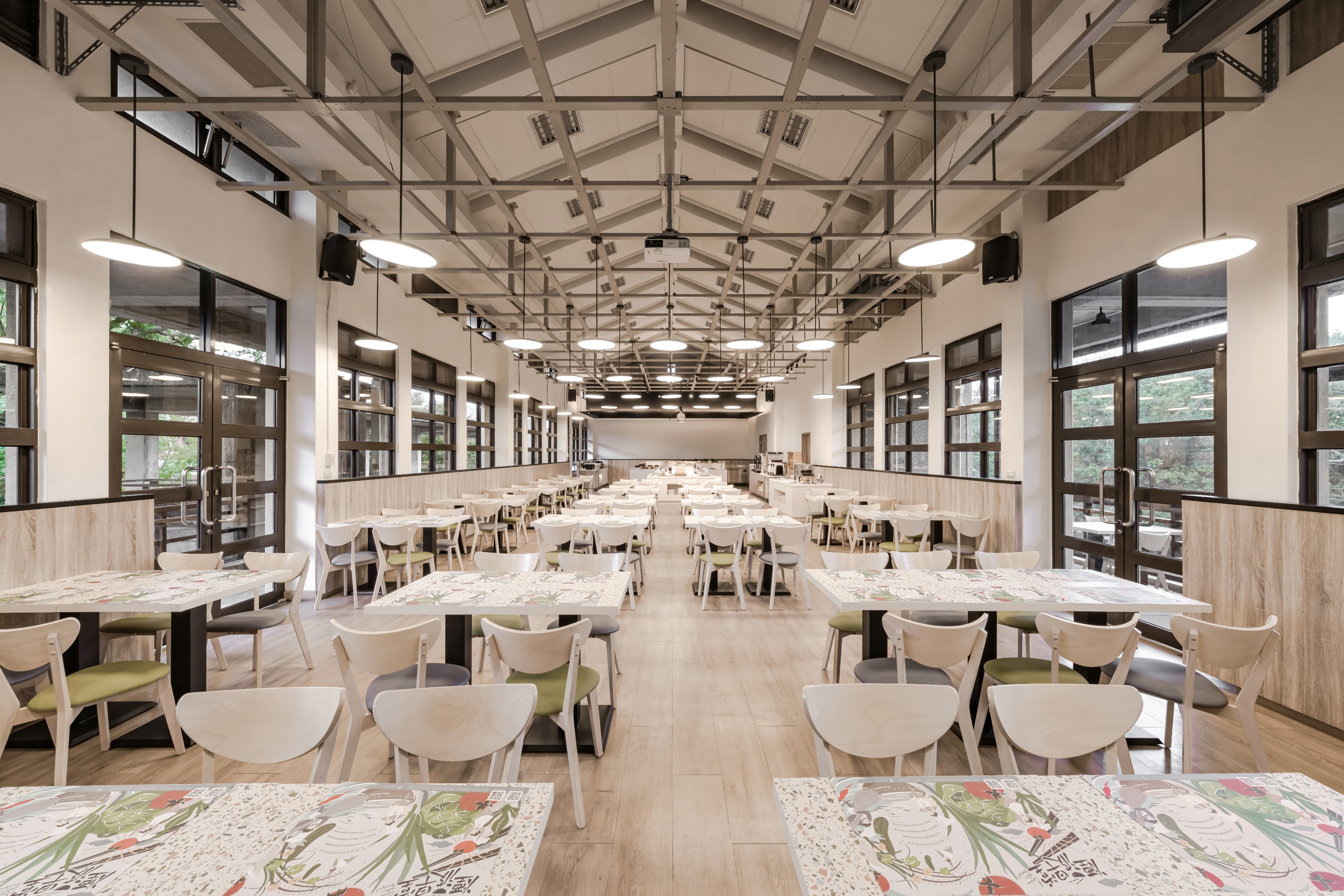 朝食レストラン：呷百味