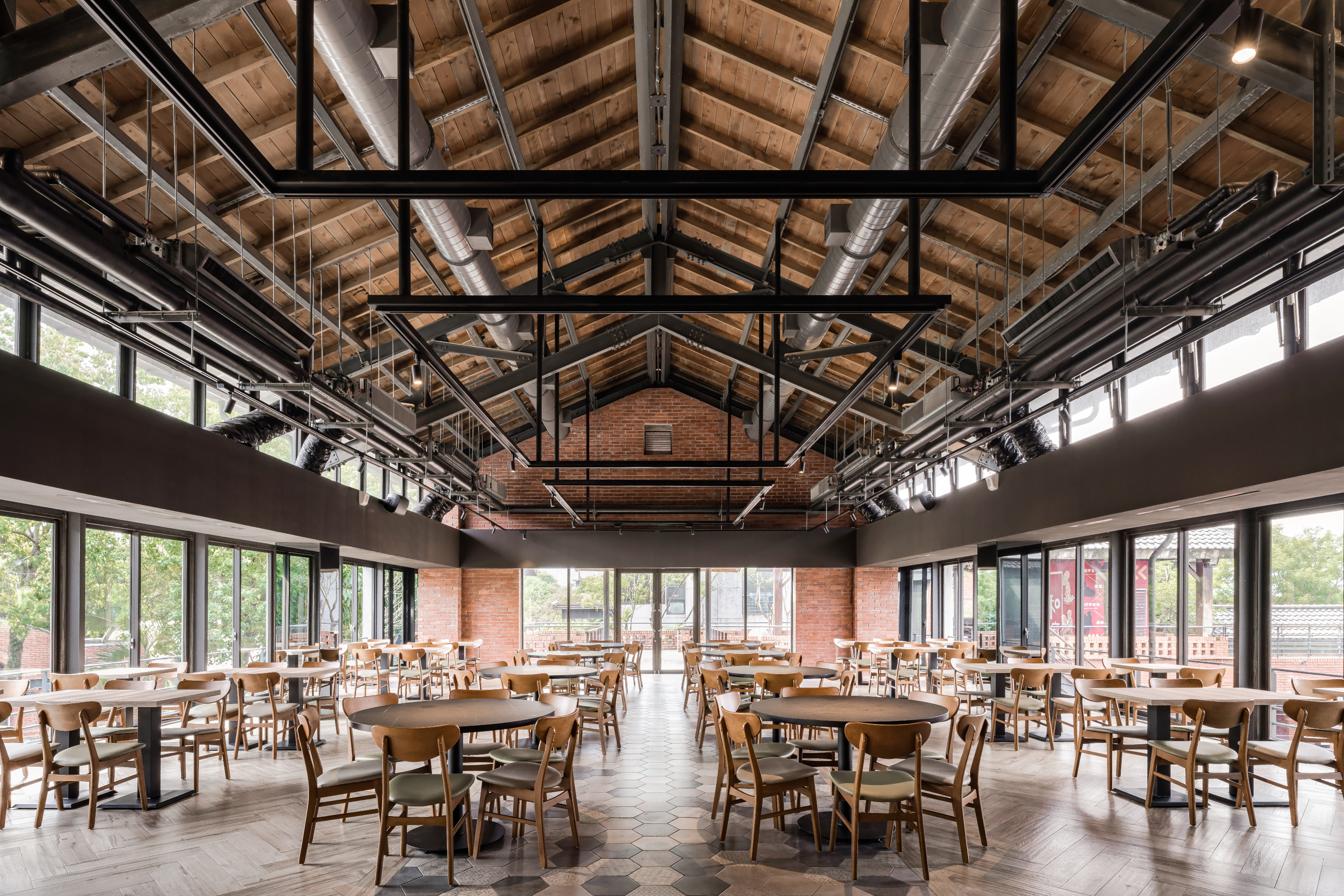 レストラン：満饌楼