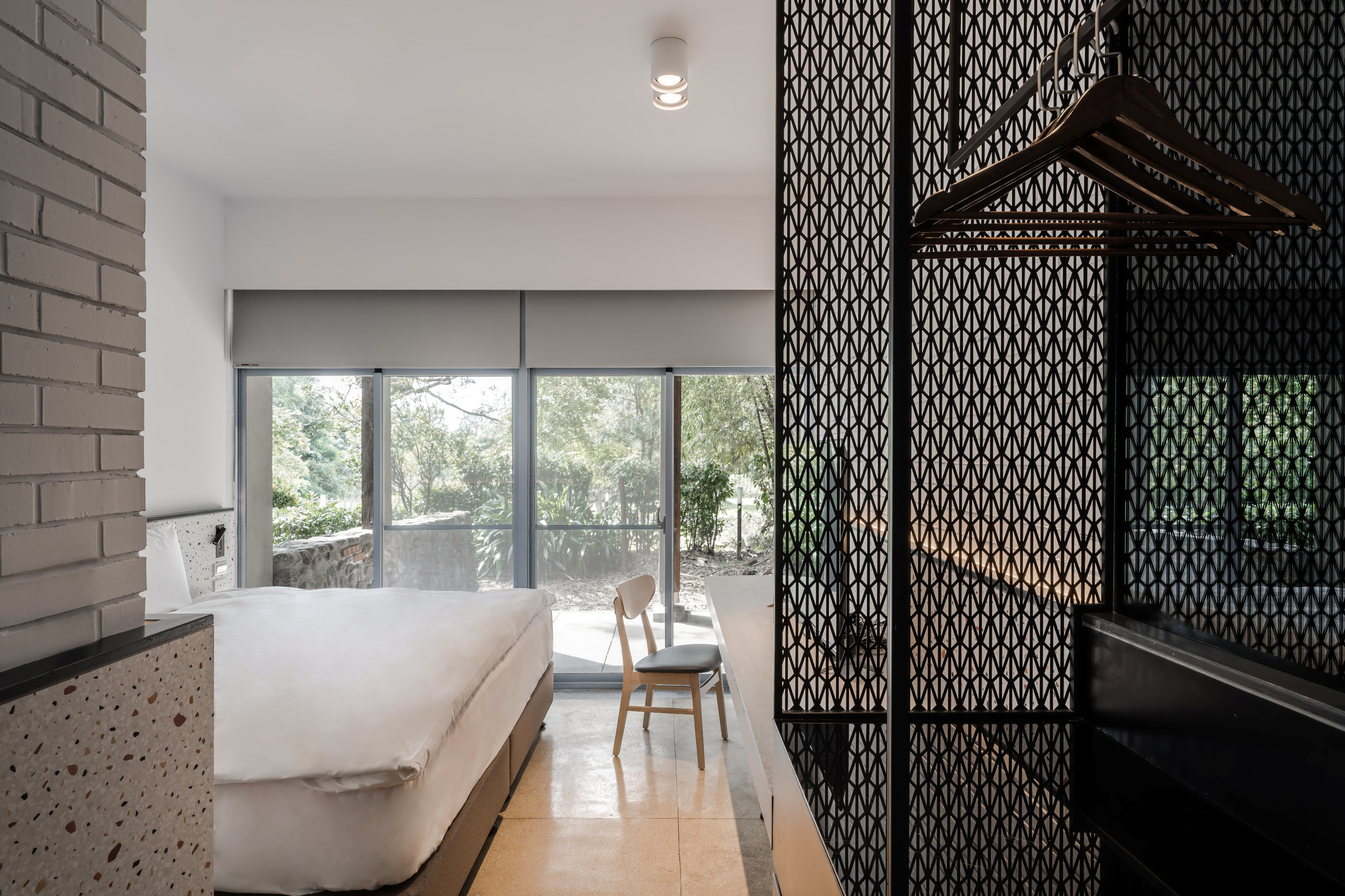 デラックスキングベッドルーム