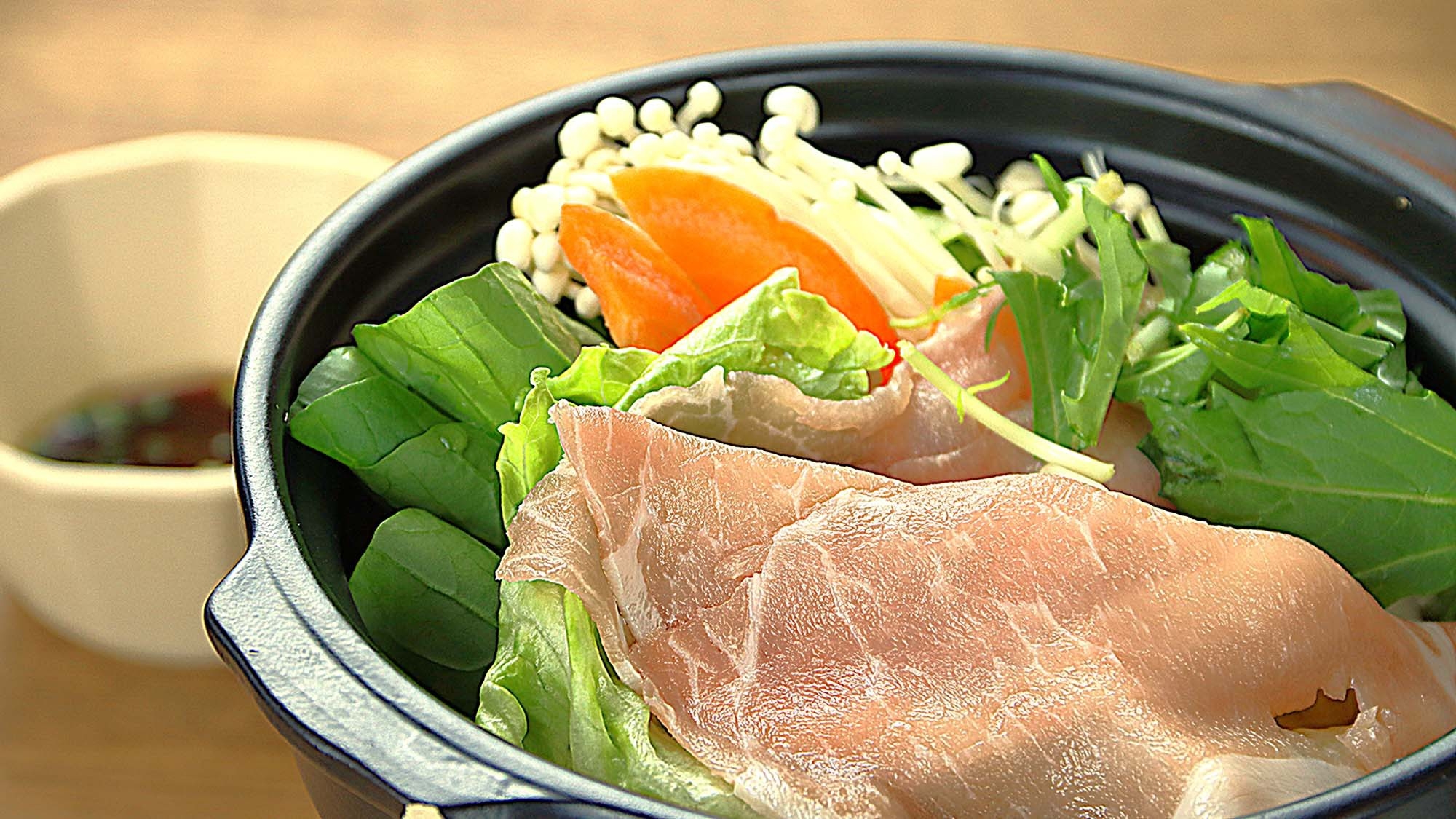 【1泊2食】夕食は和食メニュー☆提携先の人気カフェでお食事♪