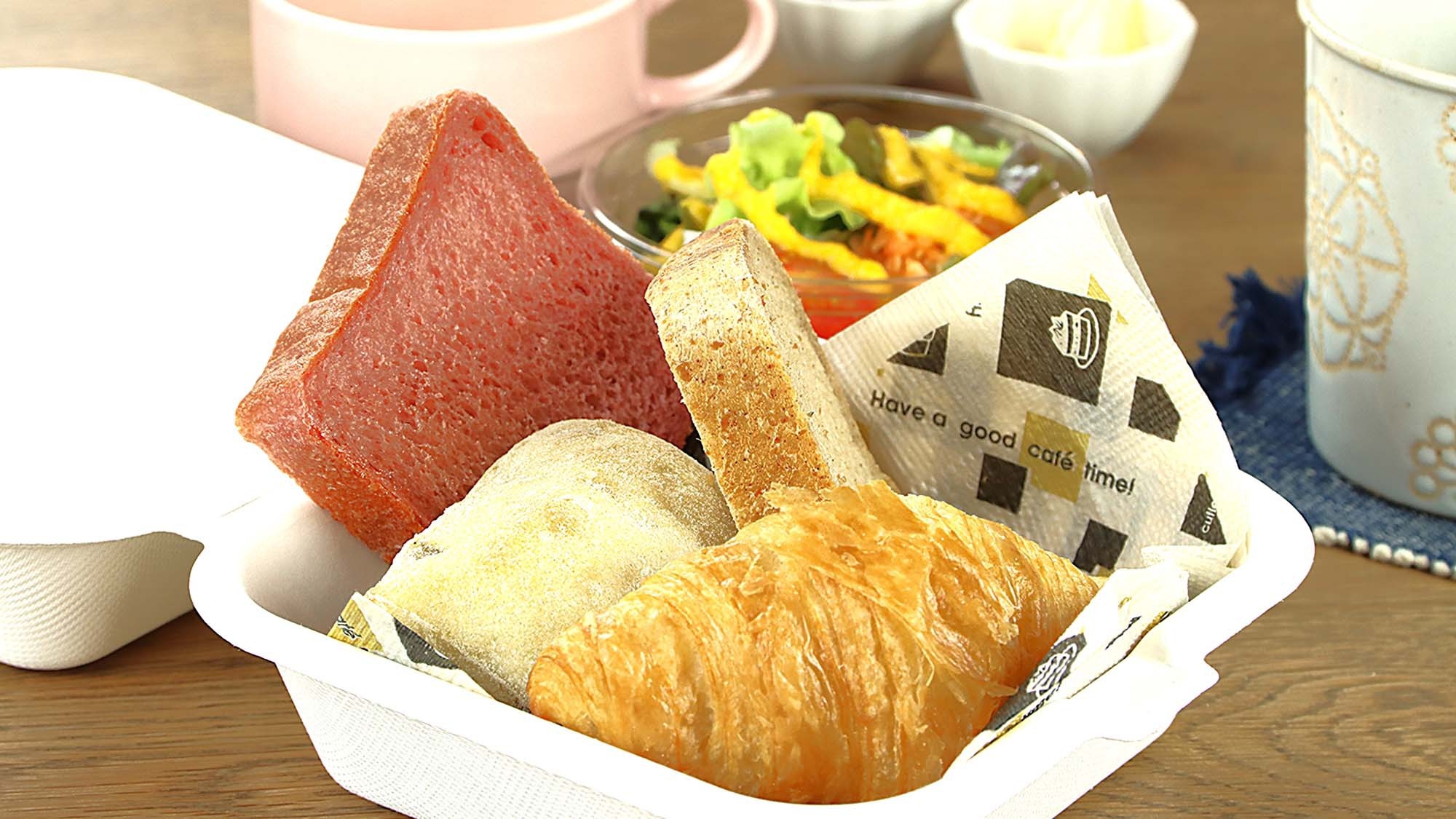 【1泊2食】夕食は洋食メニュー☆提携先の人気カフェでお食事♪