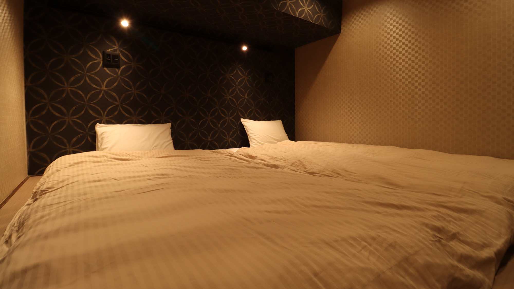 本館　３層階の和洋室（上層階は寝室です