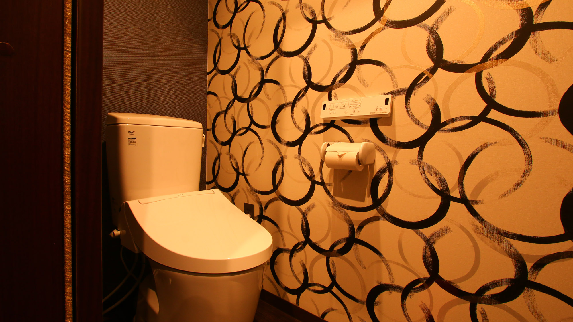 新館　特別室（トイレ付のお部屋です）