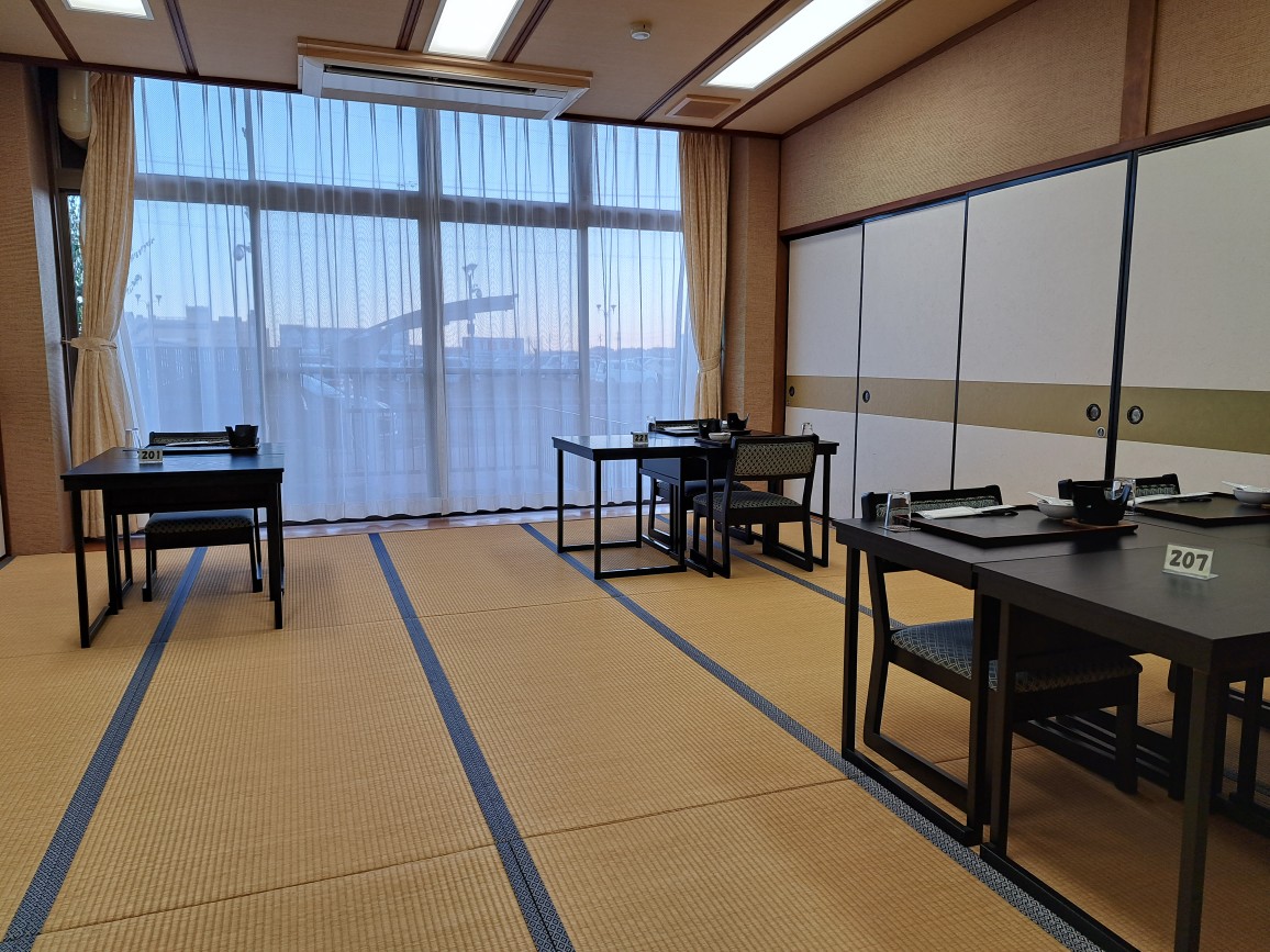 夕食会場