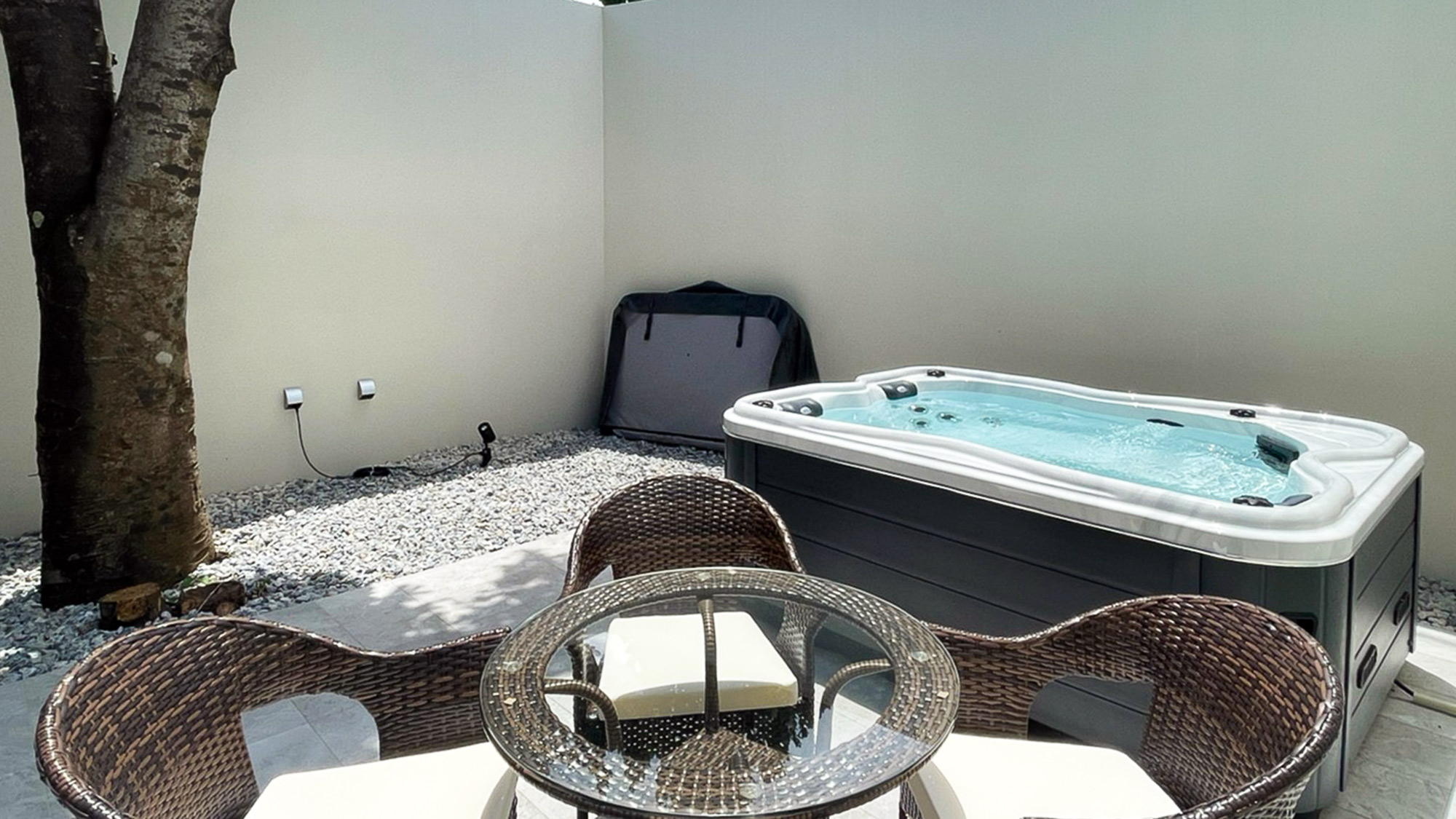 ・・【Augusta】テラス