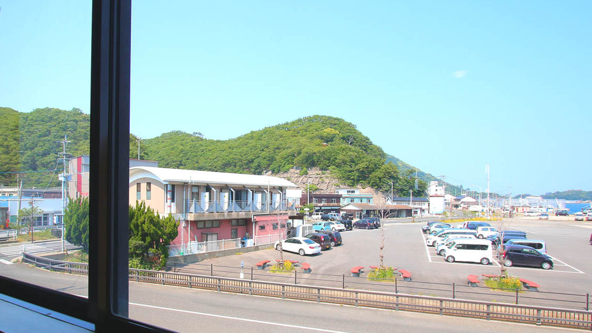 【客室からの眺め】比田勝港からすぐ目の前！とても便利な立地ににございます
