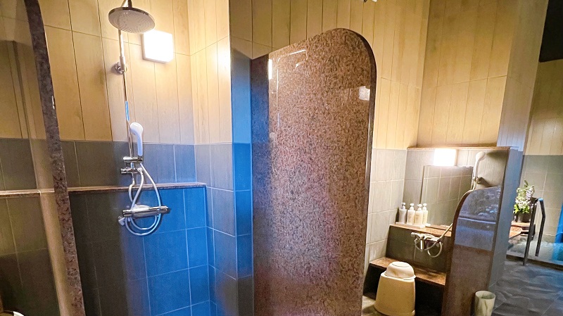 〈女湯〉浴室内　洗い場