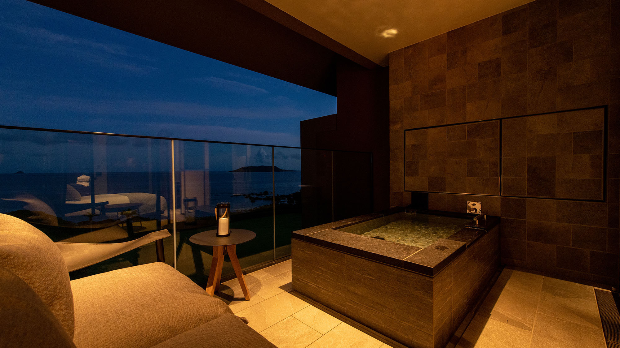 オーシャンビュー 露天セミダブル【34平米】