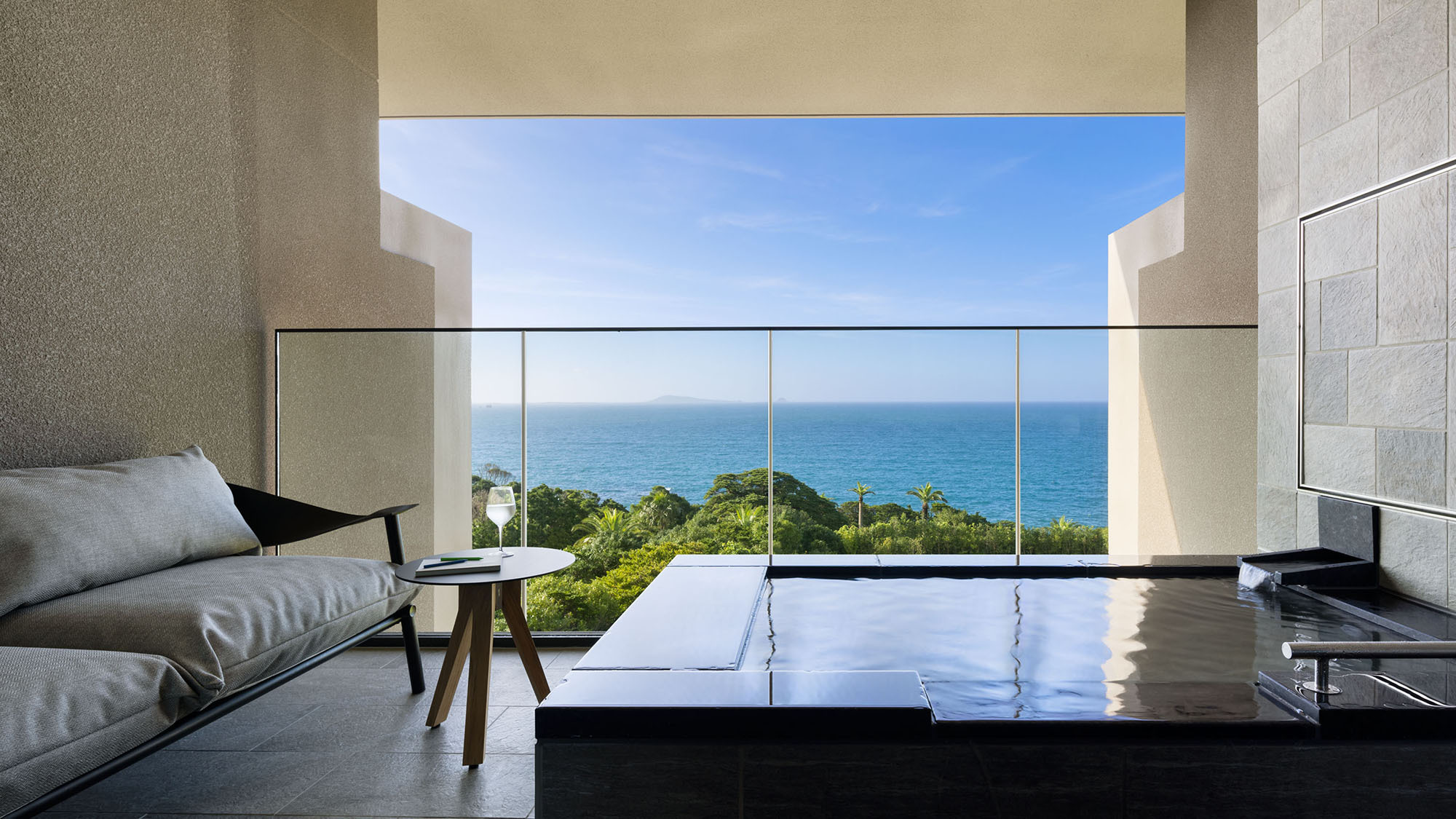 オーシャンビュー 露天セミダブル【34平米】