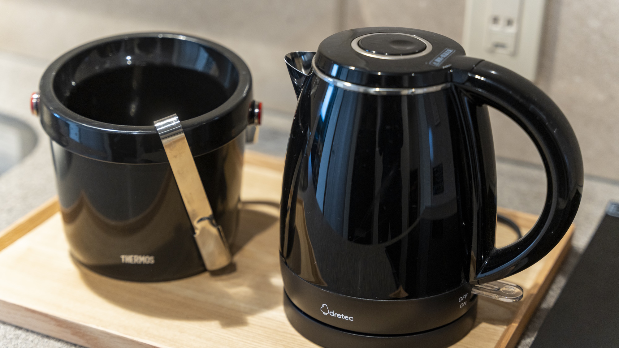 【客室備品】電気ケトル・アイスペール