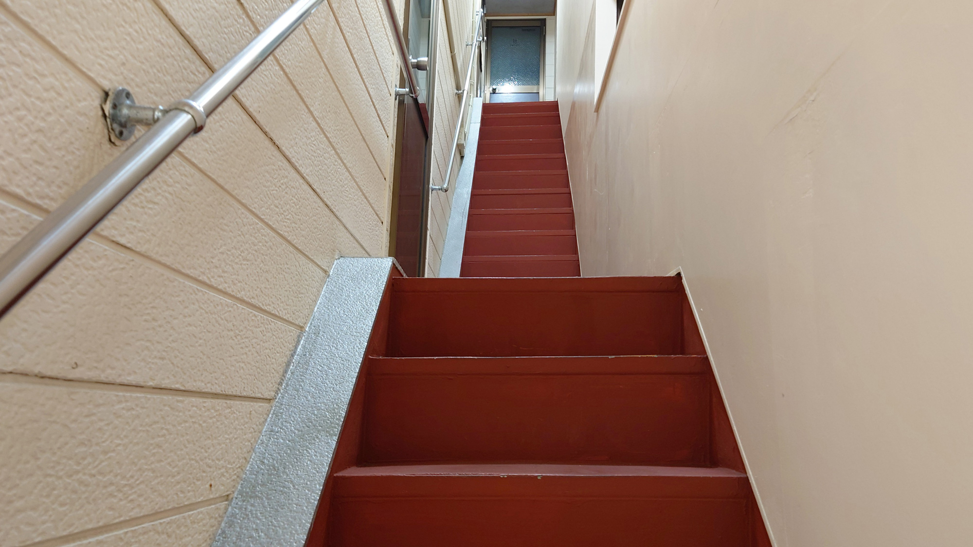 【禁煙　別館】内階段