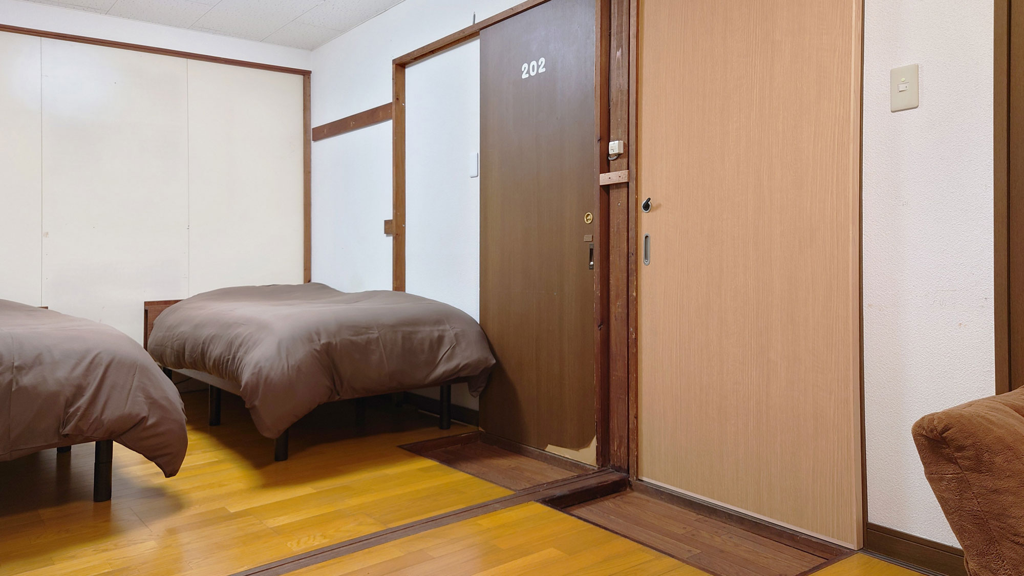 【禁煙　別館】2Fツイン　ゲストハウスですが広めの空間です