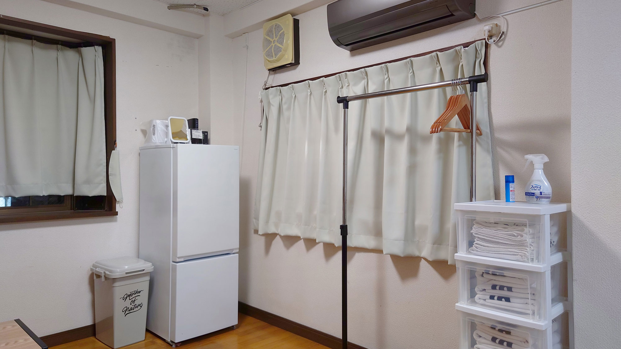 【禁煙　別館】2Fツイン　調度品もそろっておりエアコンも完備です