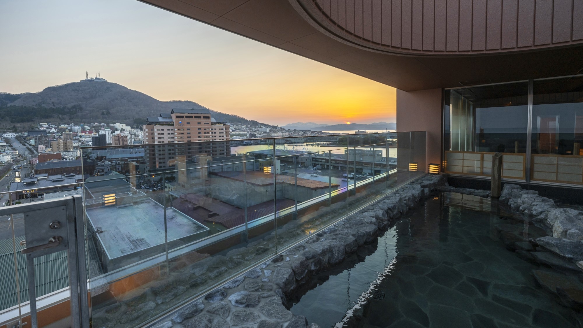 【夏旅/2食付】夏の旅行も函館へ☆夕食は北海道の海山の幸を中心とした贅なる和食会席