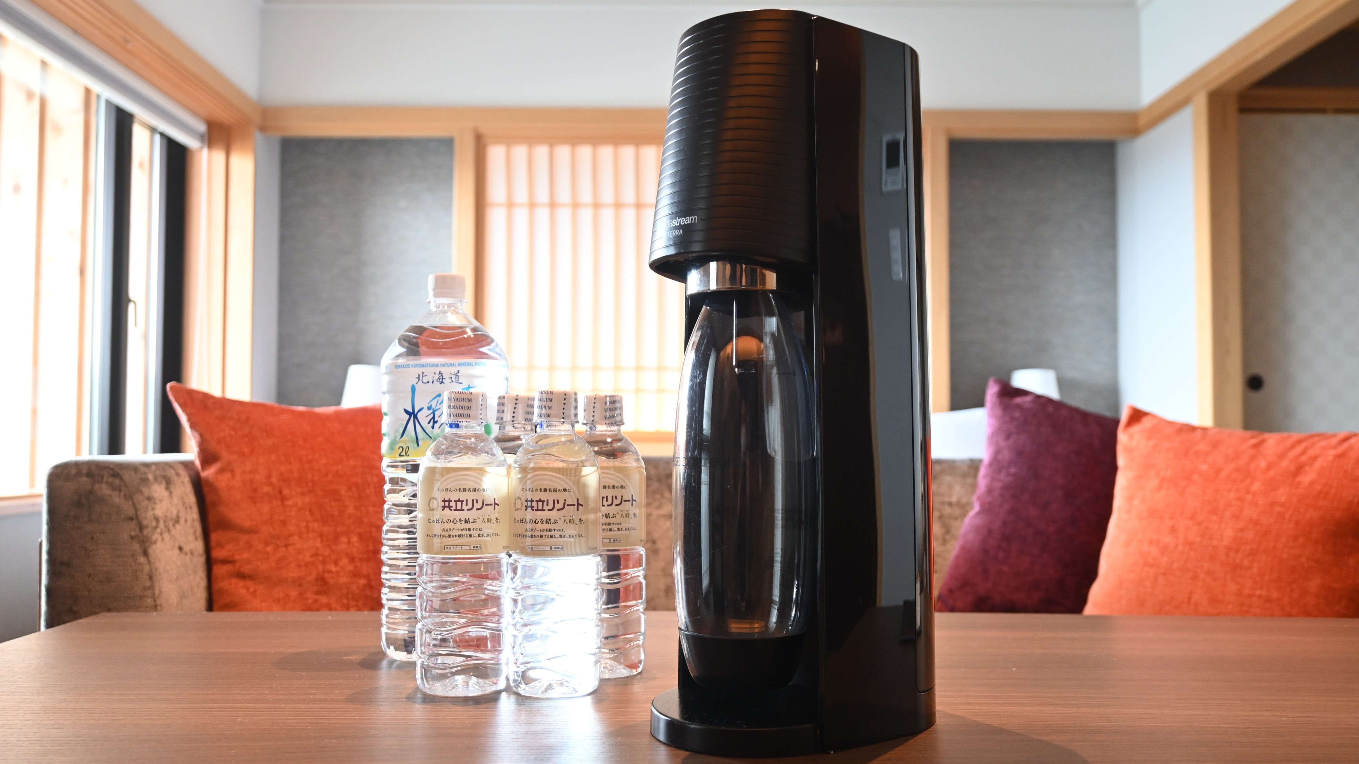 【客室備品】特別室限定でソーダストリームをご用意。お部屋で寛ぎのお供に是非ご利用ください。