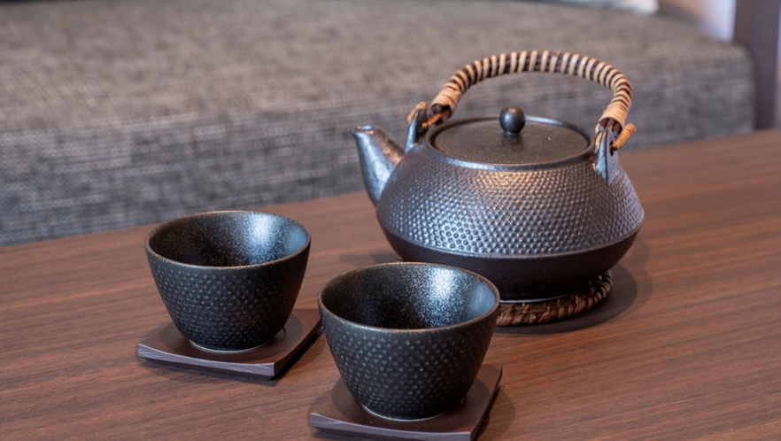 【客室備品】日本の和を愉しむ。煎茶もご用意しております。