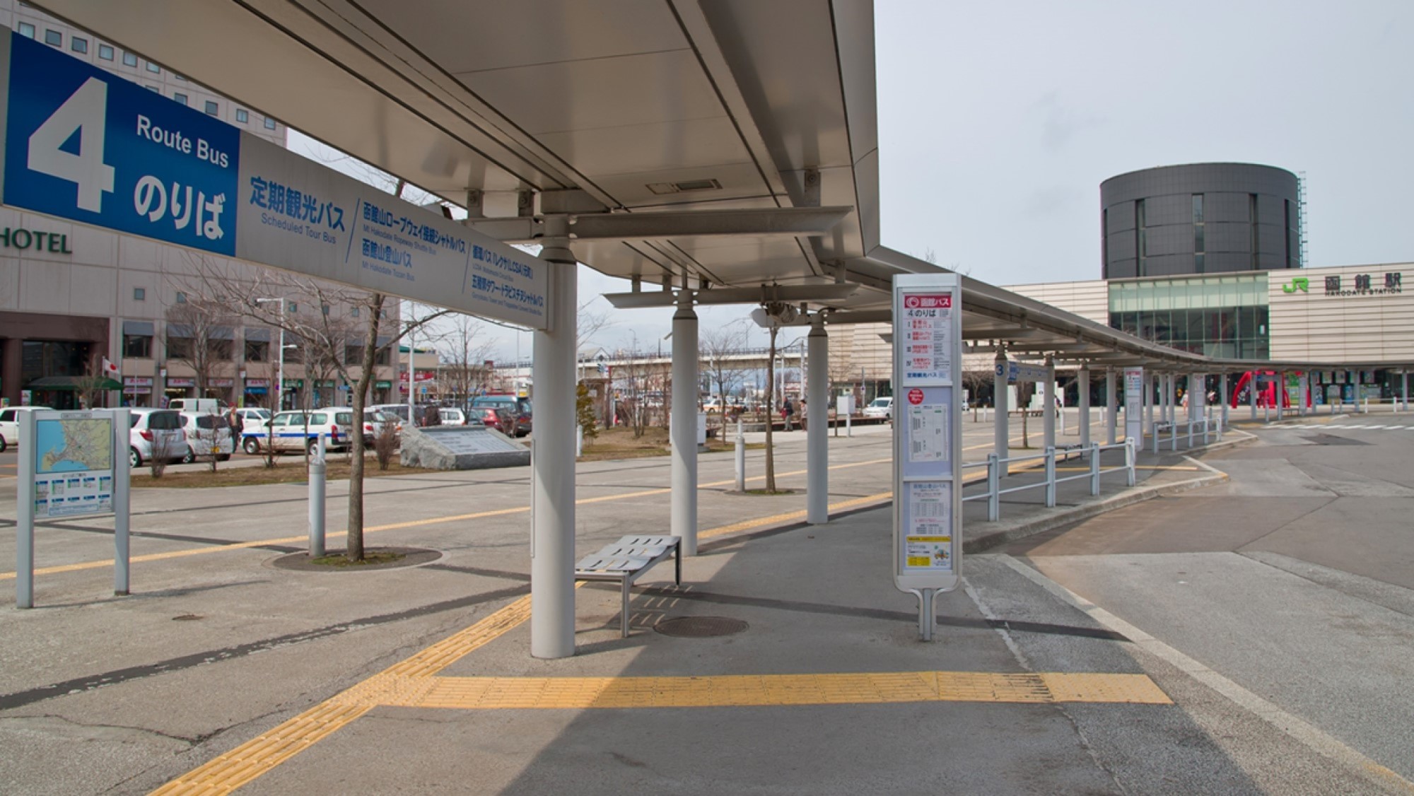 【周辺】JR函館駅⇒ホテルへのバス停は４番乗り場(元町ベイエリア周遊号)