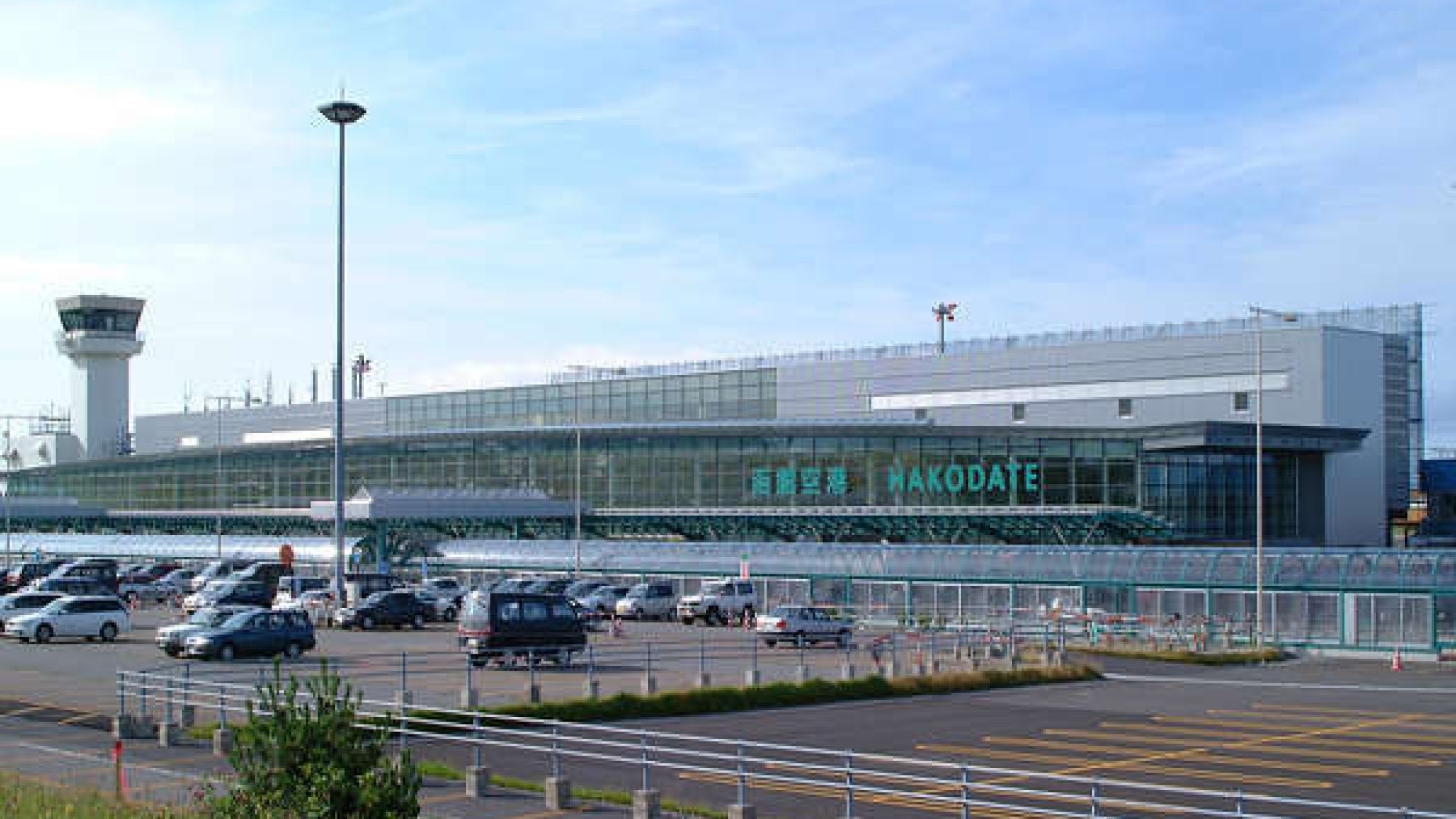 【周辺】函館空港　JR函館駅までは発着便に合わせたシャトルバスが運行されています。
