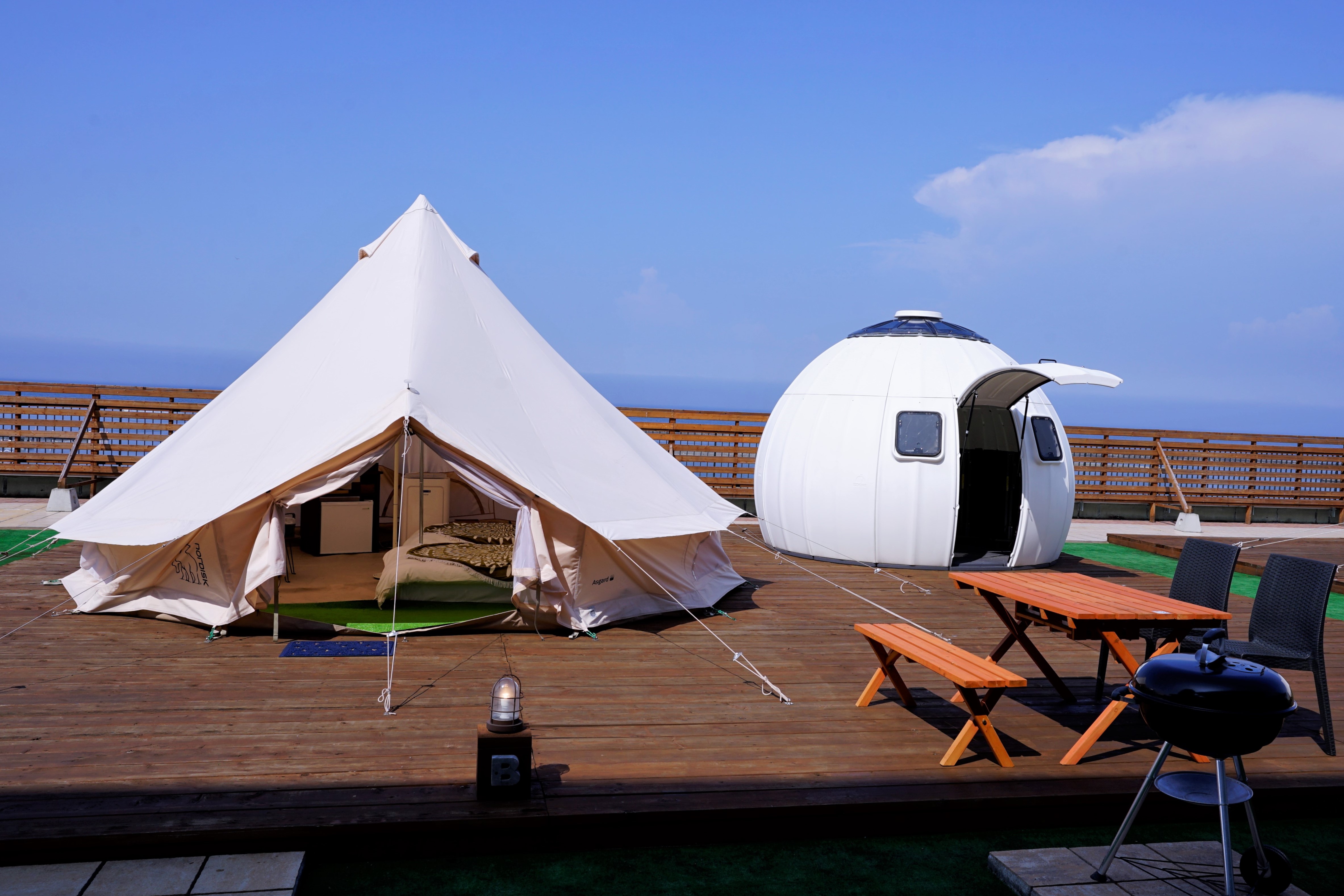 基本4名テント外観