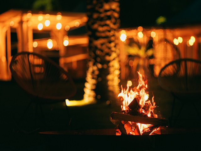 火を囲んで時の過行くまま、ゆったりと焚火デトックスもおすすめです。