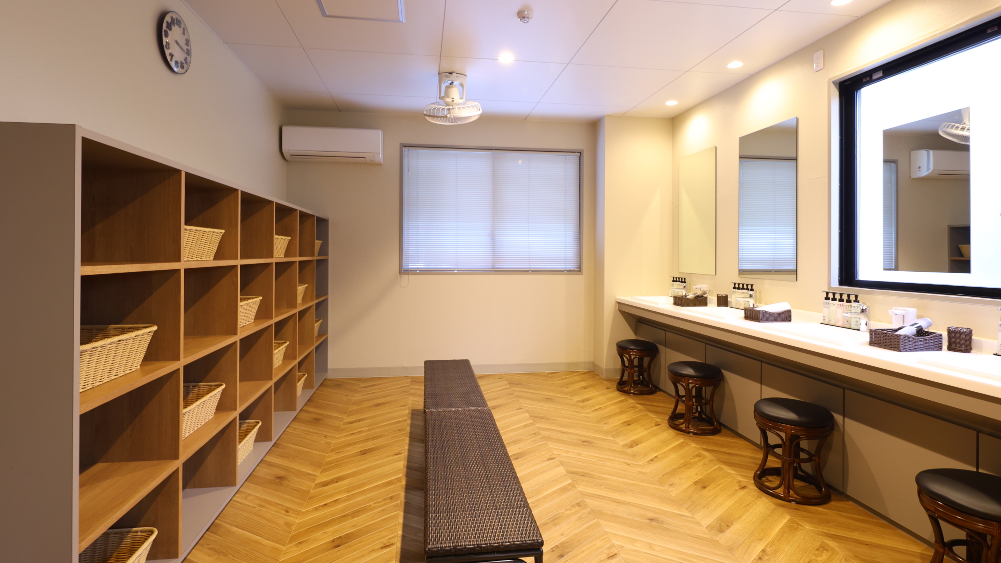 ■大浴場　脱衣所