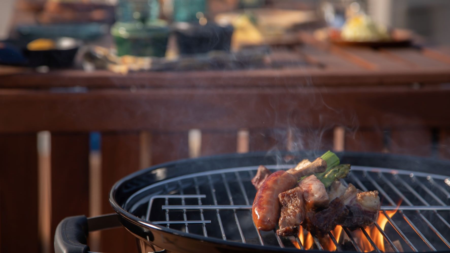 BBQイメージ風景　【レンタル機材あり】焼き台１台、人数分の食器類、トング、ハサミ、塩、胡椒お食事は