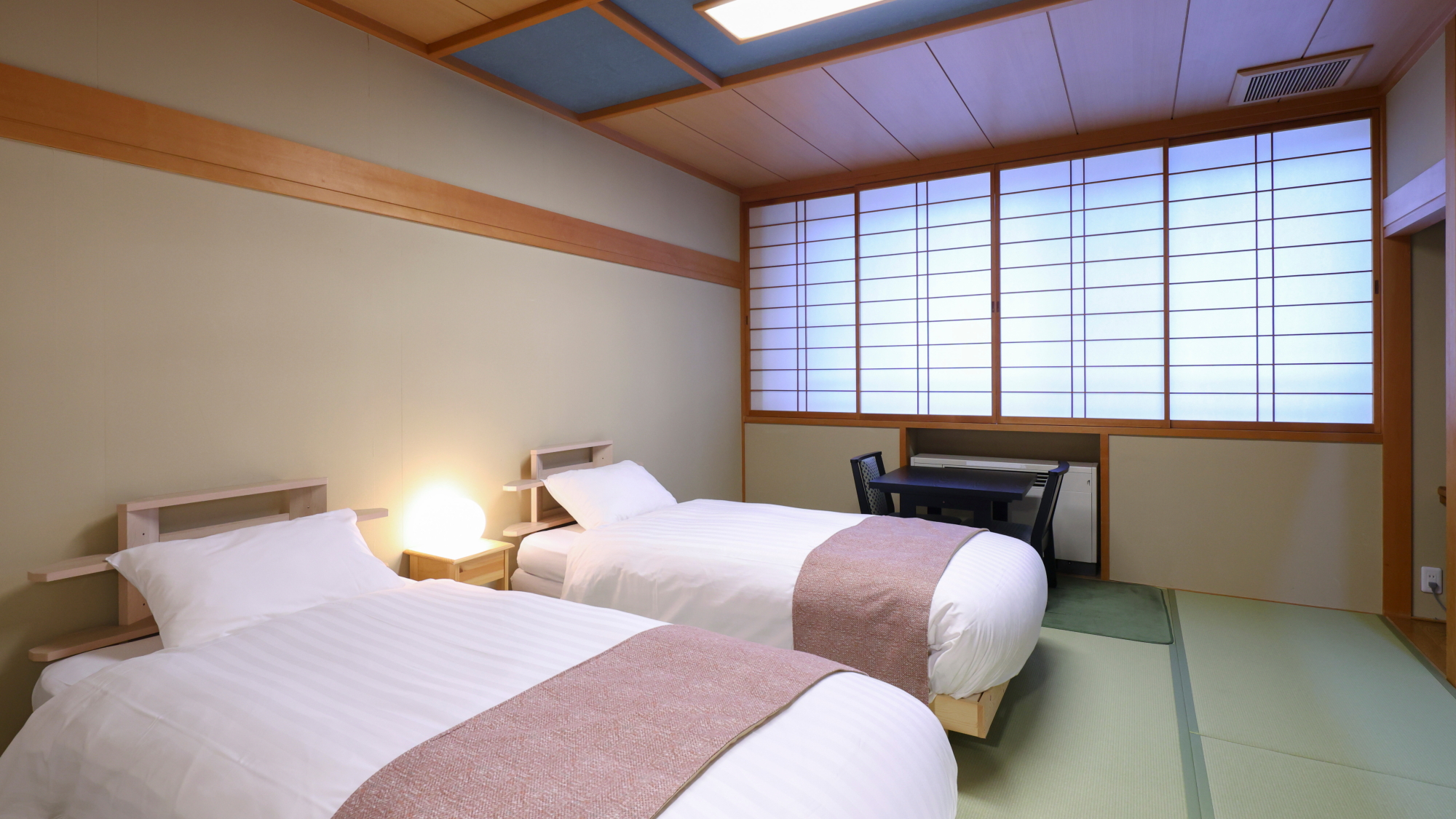 ■【和室ベッド】御嶽山側／10畳／～2名