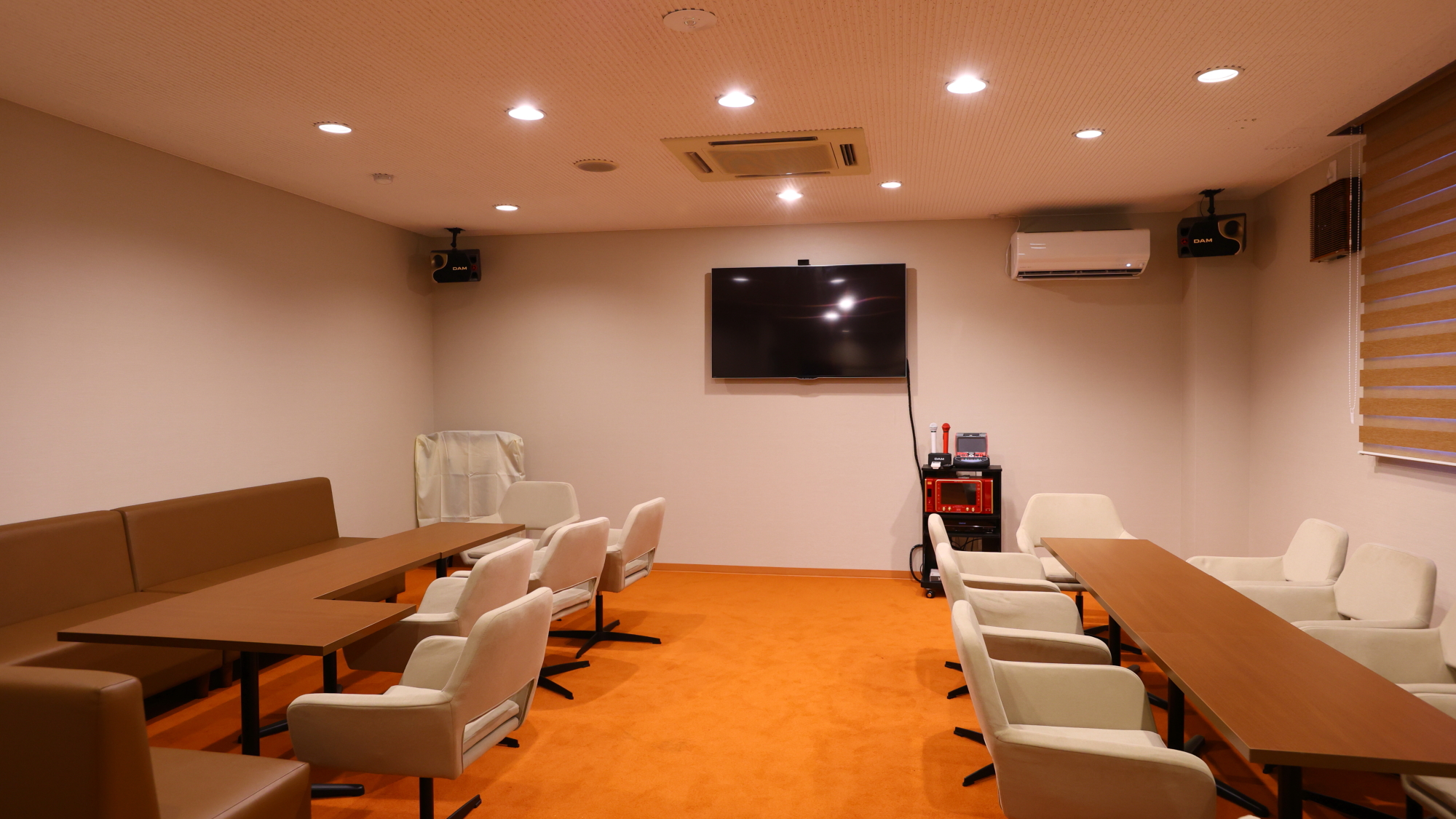 ■カラオケルーム