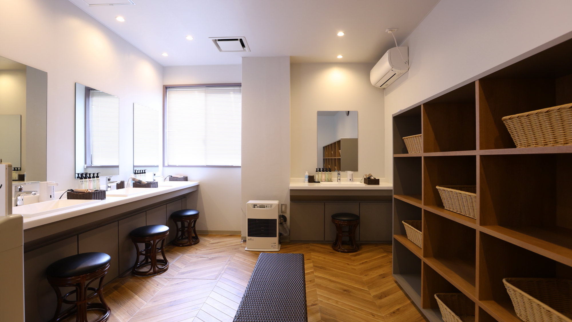 ■大浴場　脱衣所