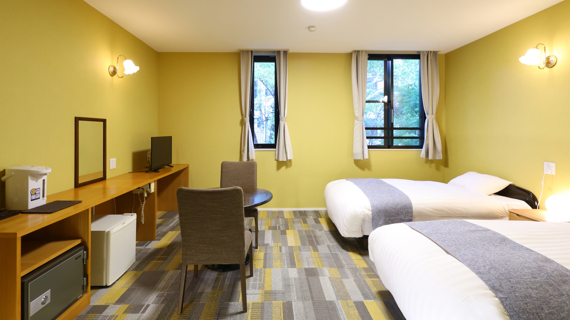 ■【洋室】森林側／24平米／～3名