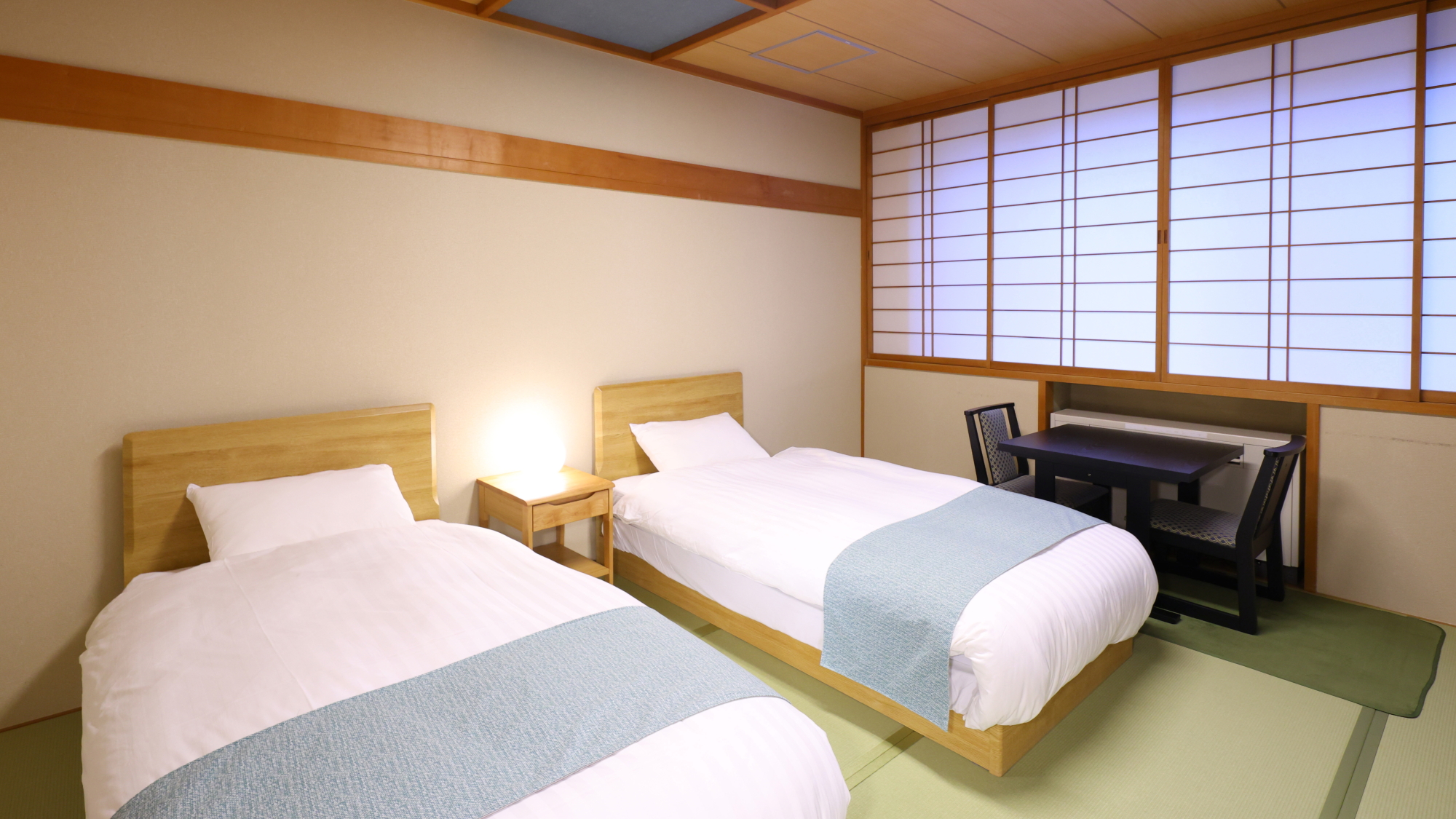 ■【和室ベッド】御嶽山側／10畳／～2名