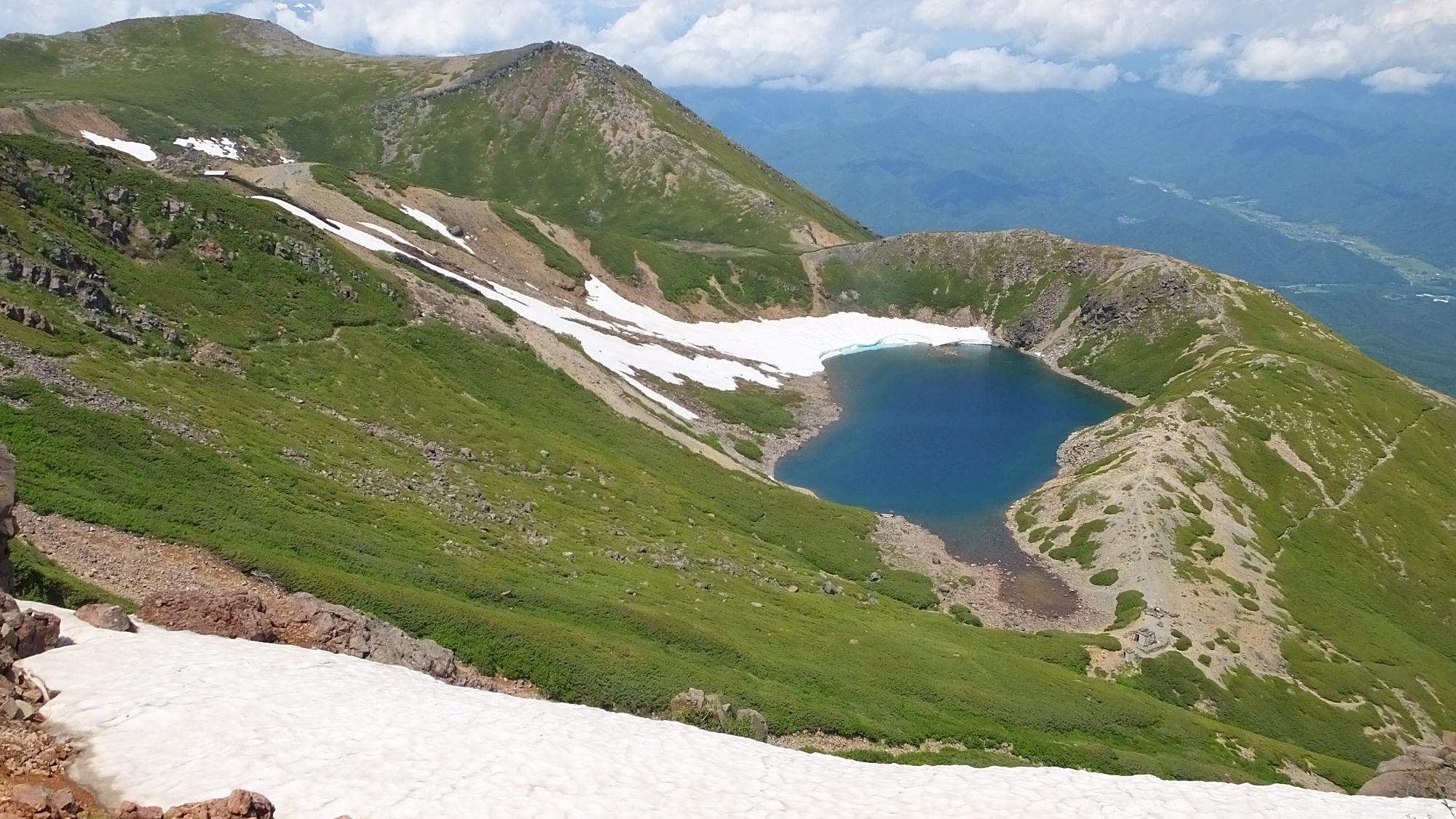 御嶽山三の池。ドラゴンアイと称される絶景。