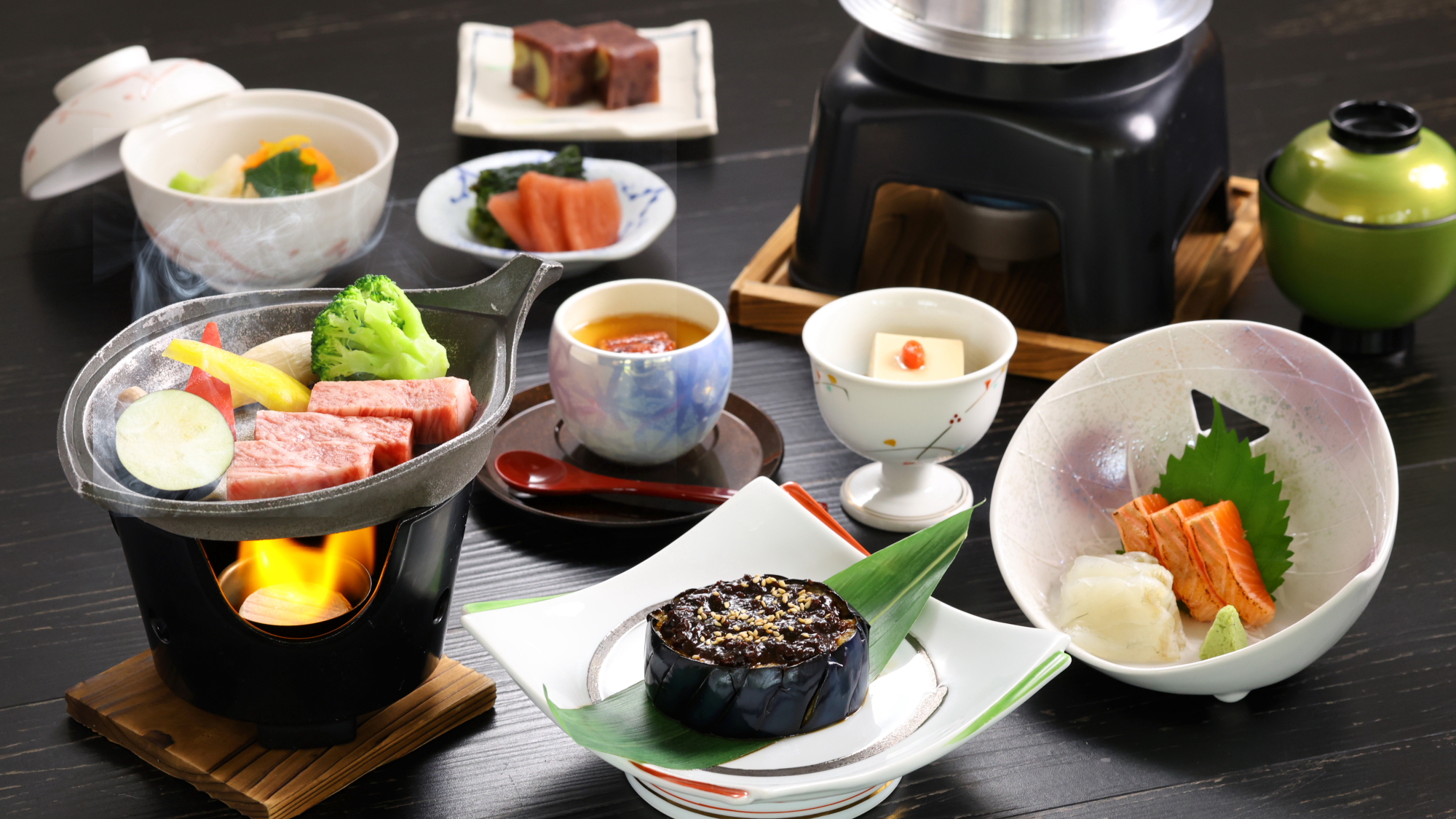 ■ホテルのご夕食　和会席膳　一例