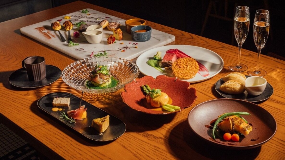 【2食付】記念日におすすめ 大理石プレートにお好きなメッセージを添えて全7品 18時開始