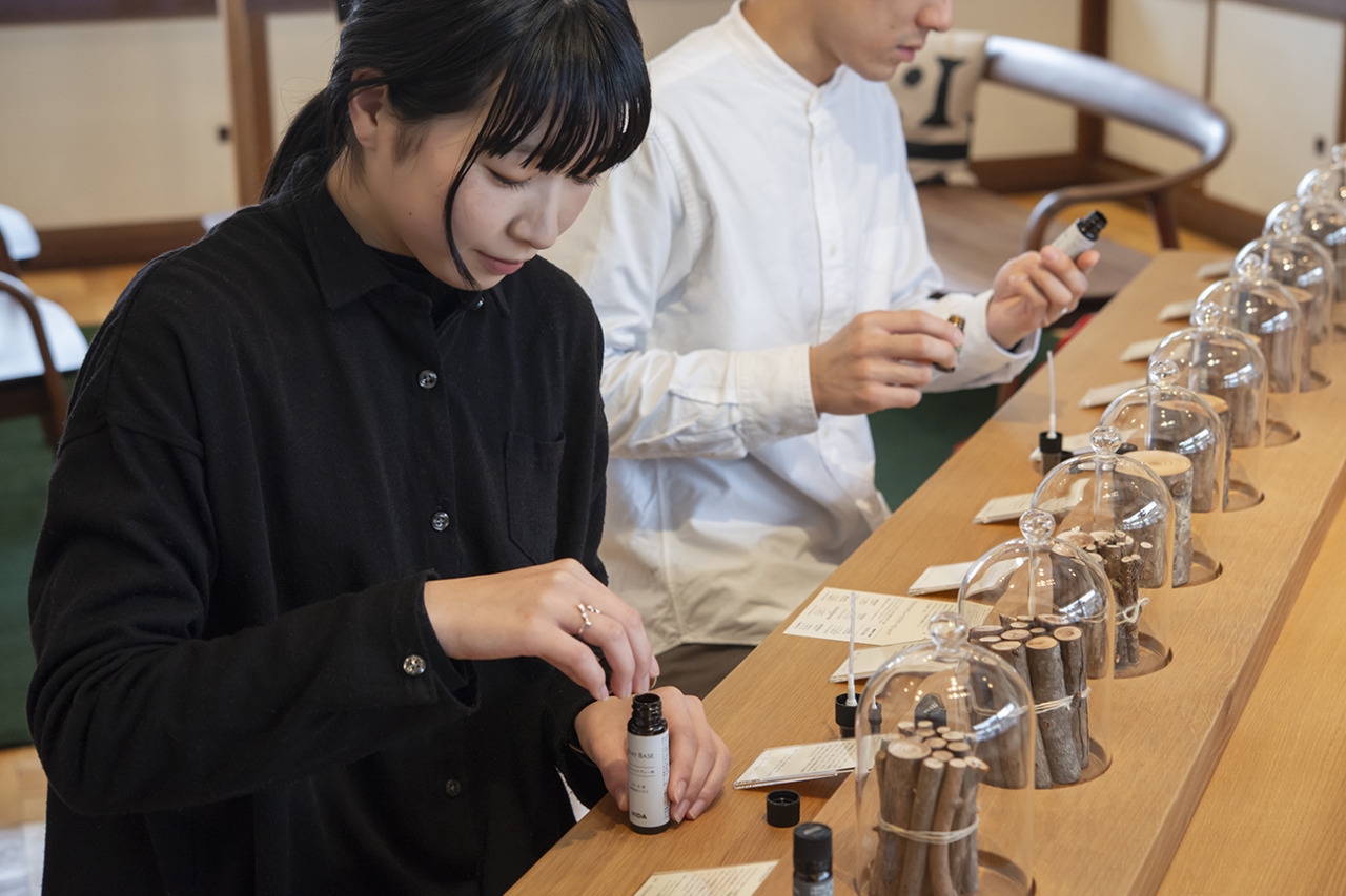 【飛騨産業×アロマクラフト】飛騨産業の上質空間でつくるアロマスプレー体験付き特別宿泊プラン＜朝付き＞