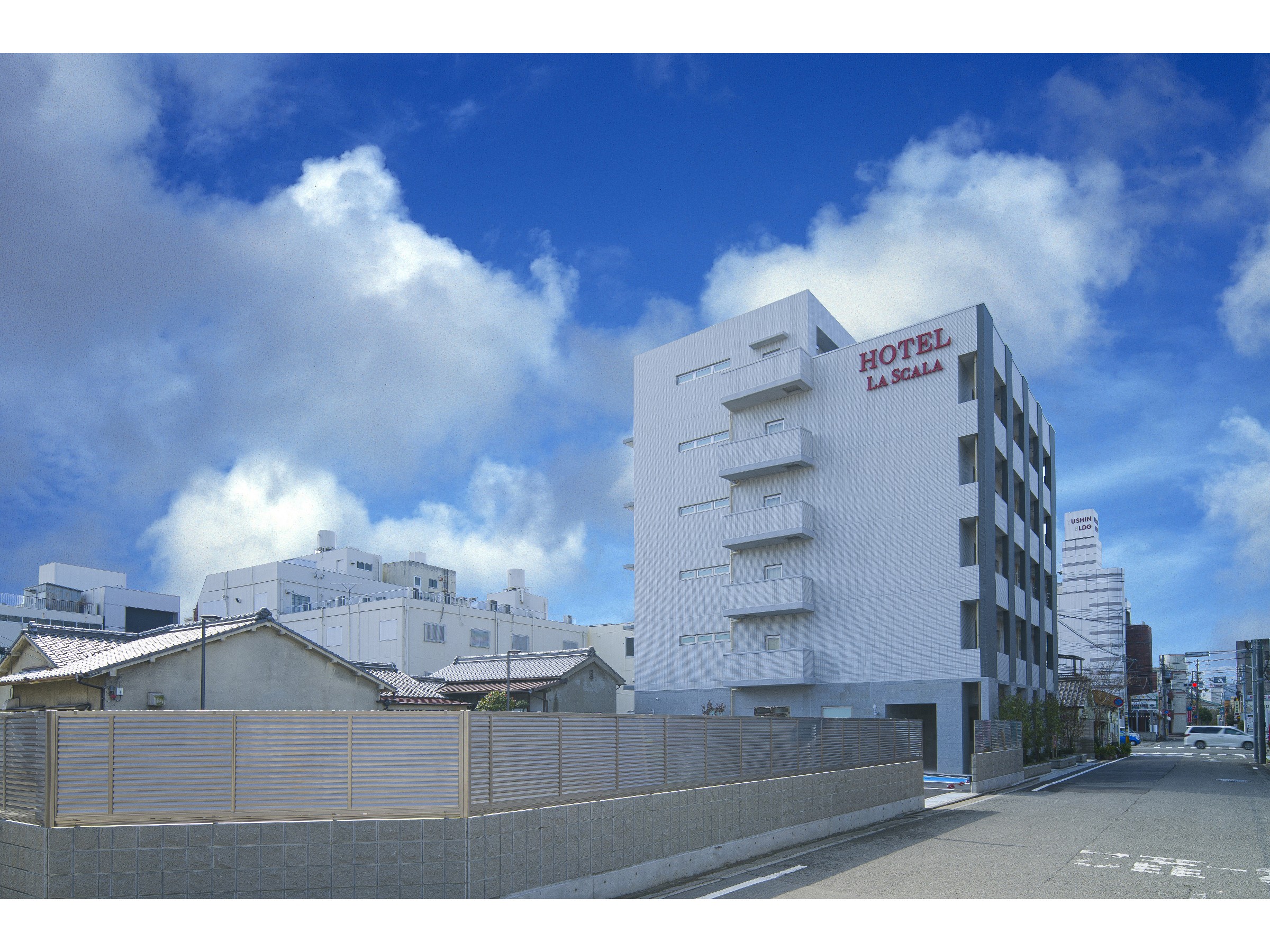 19台まで無料で駐車可能です。満車の場合は、近隣のコインパーキングをご利用下さい。料金はお客様負担となります。