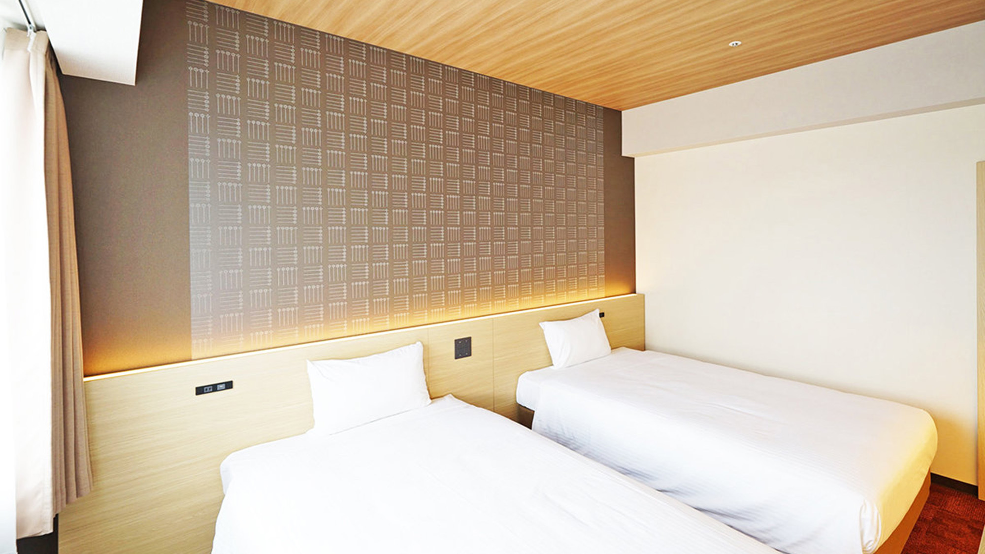 【ファミリールームA 】ファミリー向けの大空間。最大4名まで宿泊可能。