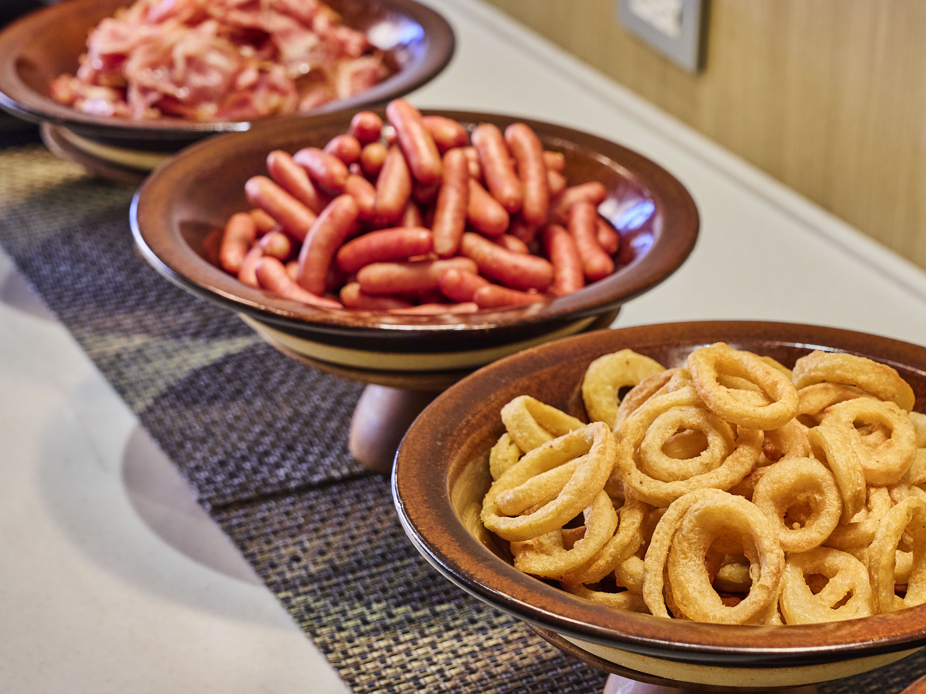 朝食ビュッフェ｜サクッと軽快な食感に心躍る揚げたてメニューをご用意しています。
