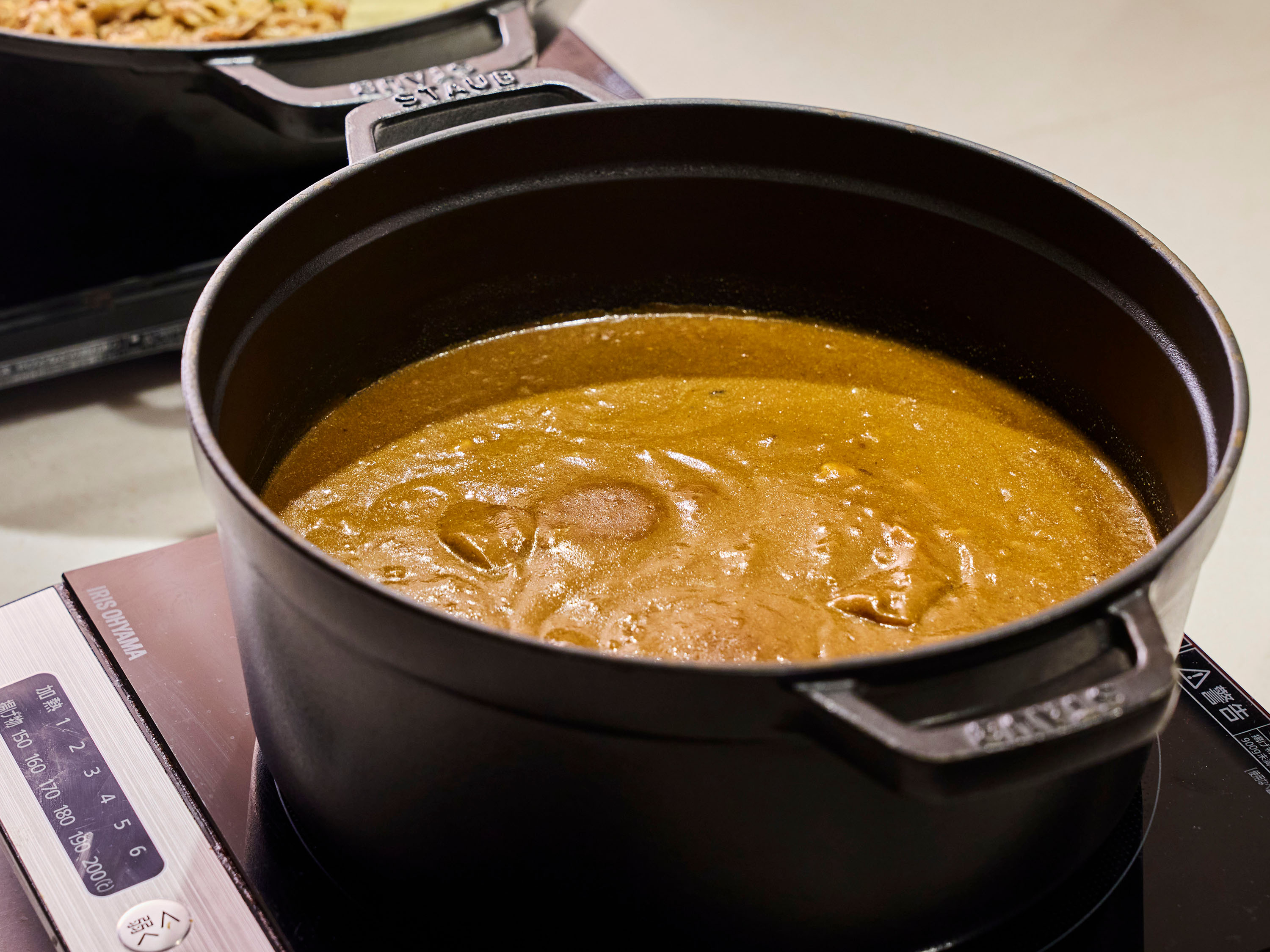 朝食ビュッフェ｜香りと深いコクが広がる、食欲をそそる熱々のカレー。