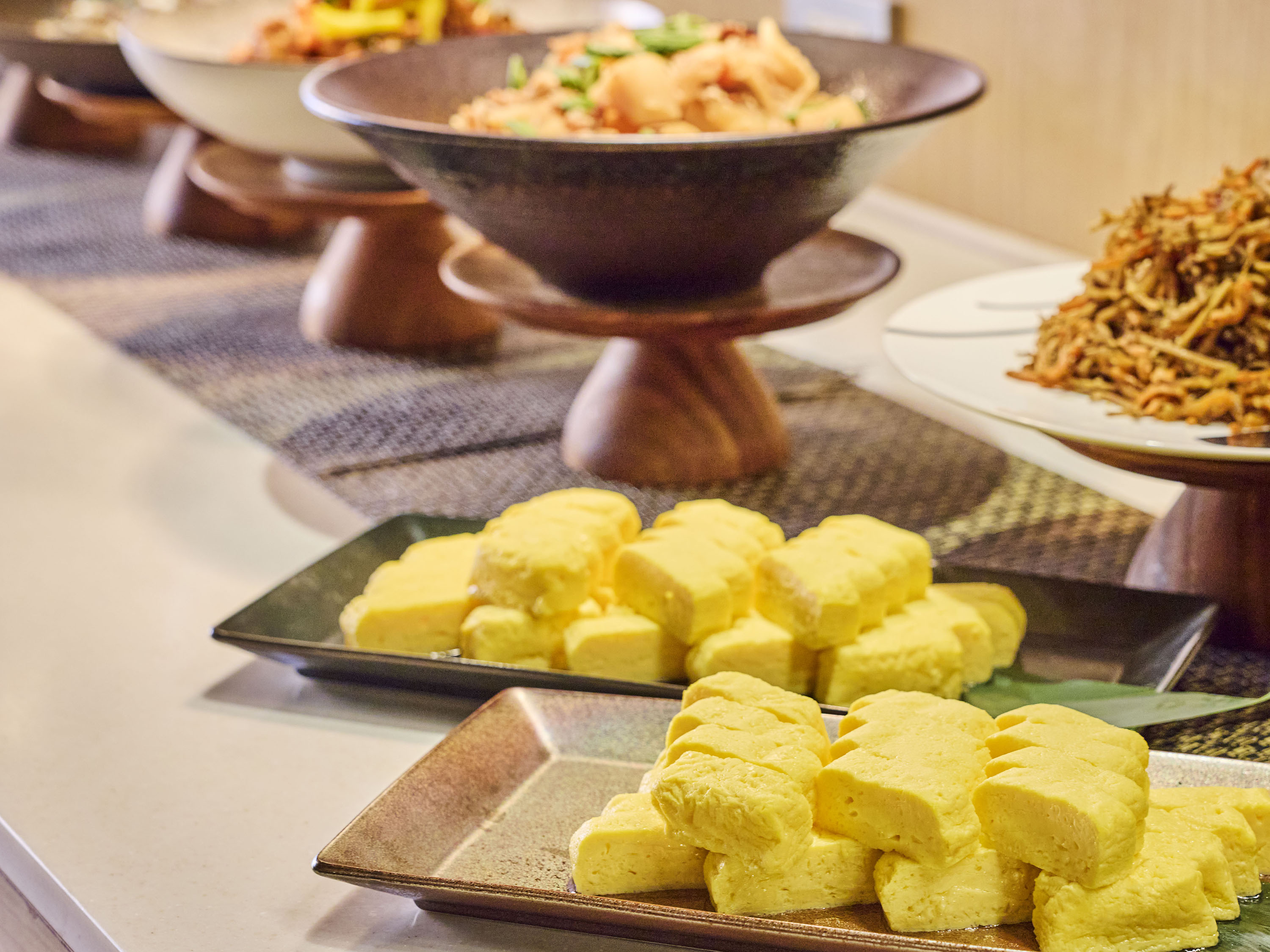 朝食ビュッフェ｜ふっくら上品な京仕立てだし巻き卵、優しく贅沢な味わいです。