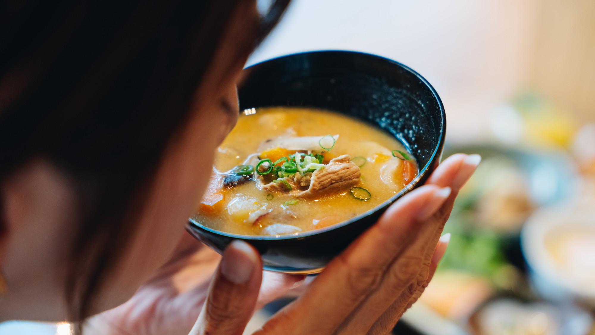 【朝食】ひと口すすると身も心もあたたまる八女の手作り味噌のお汁物