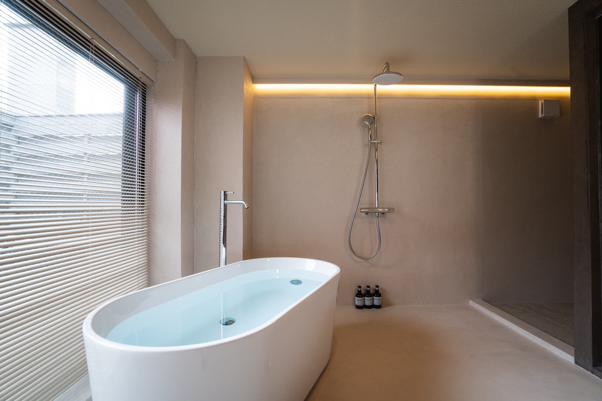 4F プライベートサウナ付きルーム（最大2名）：風呂