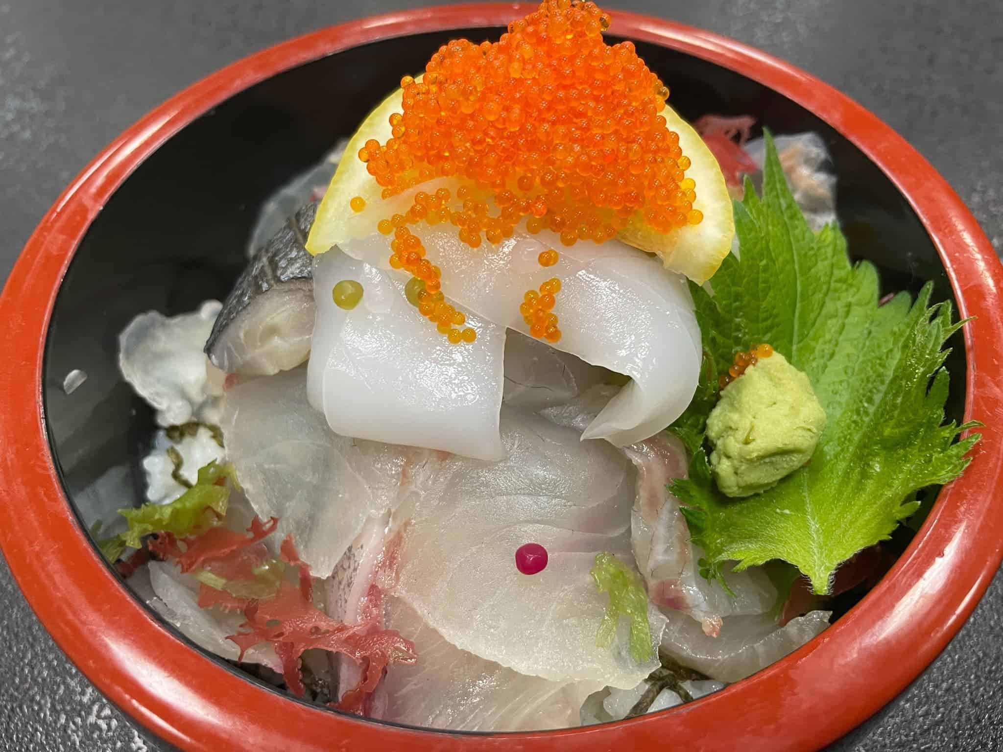 【新　漁師飯プラン】新定番！島でとれた旬魚を豪快に使った海鮮丼メインの夕食