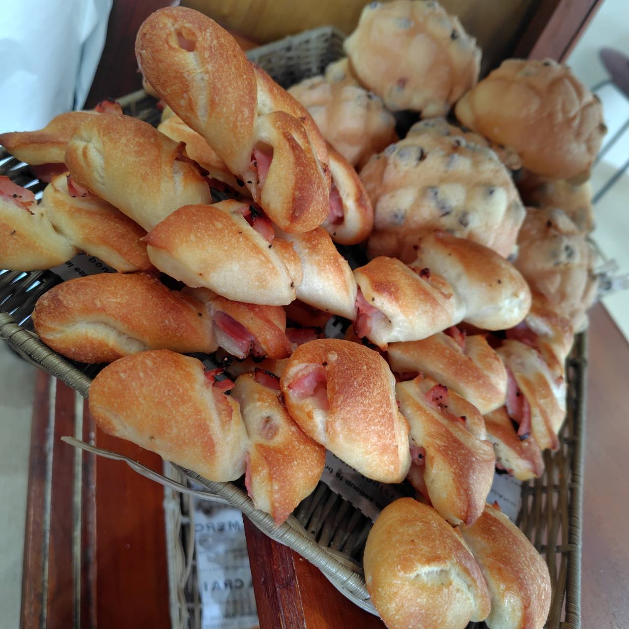 お日にち限定「地元の老舗ベーカリー」のパンを無料サービス☆素泊まりプラン