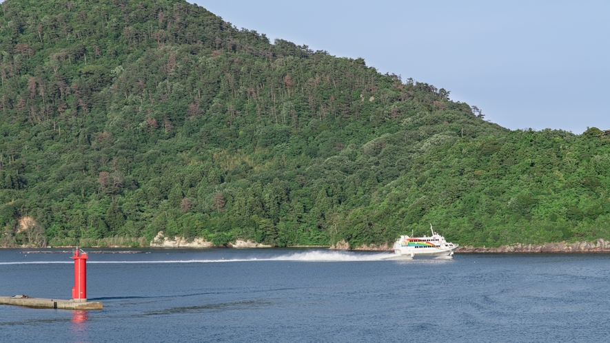 *【レインボージェット】本土と隠岐諸島を約１～2時間で結ぶ高速船です。